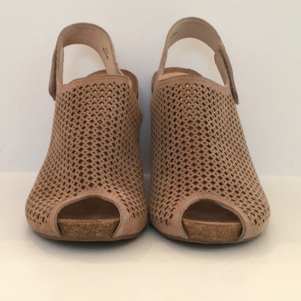 Sudini “Aly” Taupe Sling Back dress Wedge Perforated Suede Sandal Sz 10 NIB - Picture 4 of 15